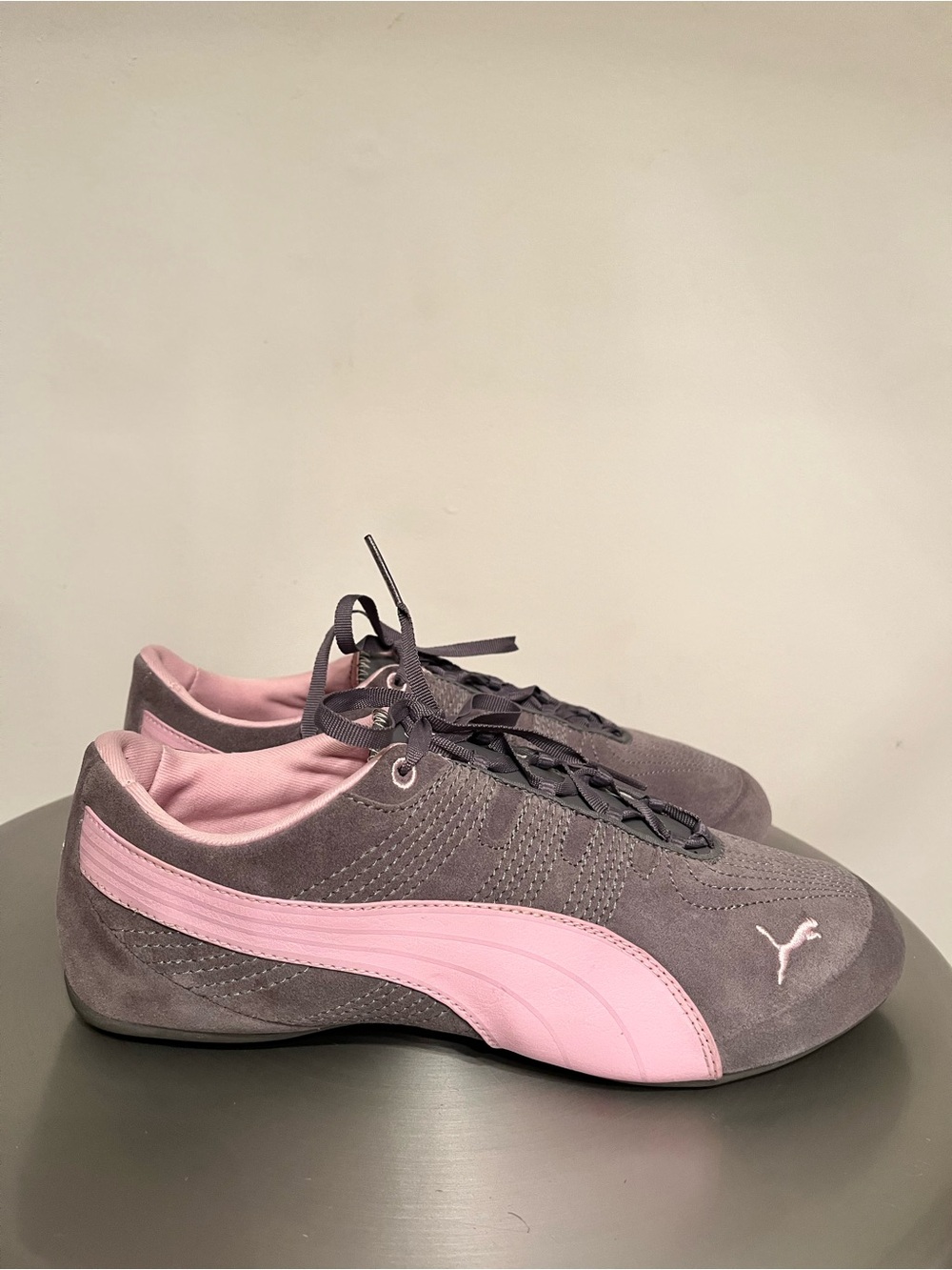 Puma Women’s Gray & Pink Suede Sneakers US 8 Excellent Condition Worn Once